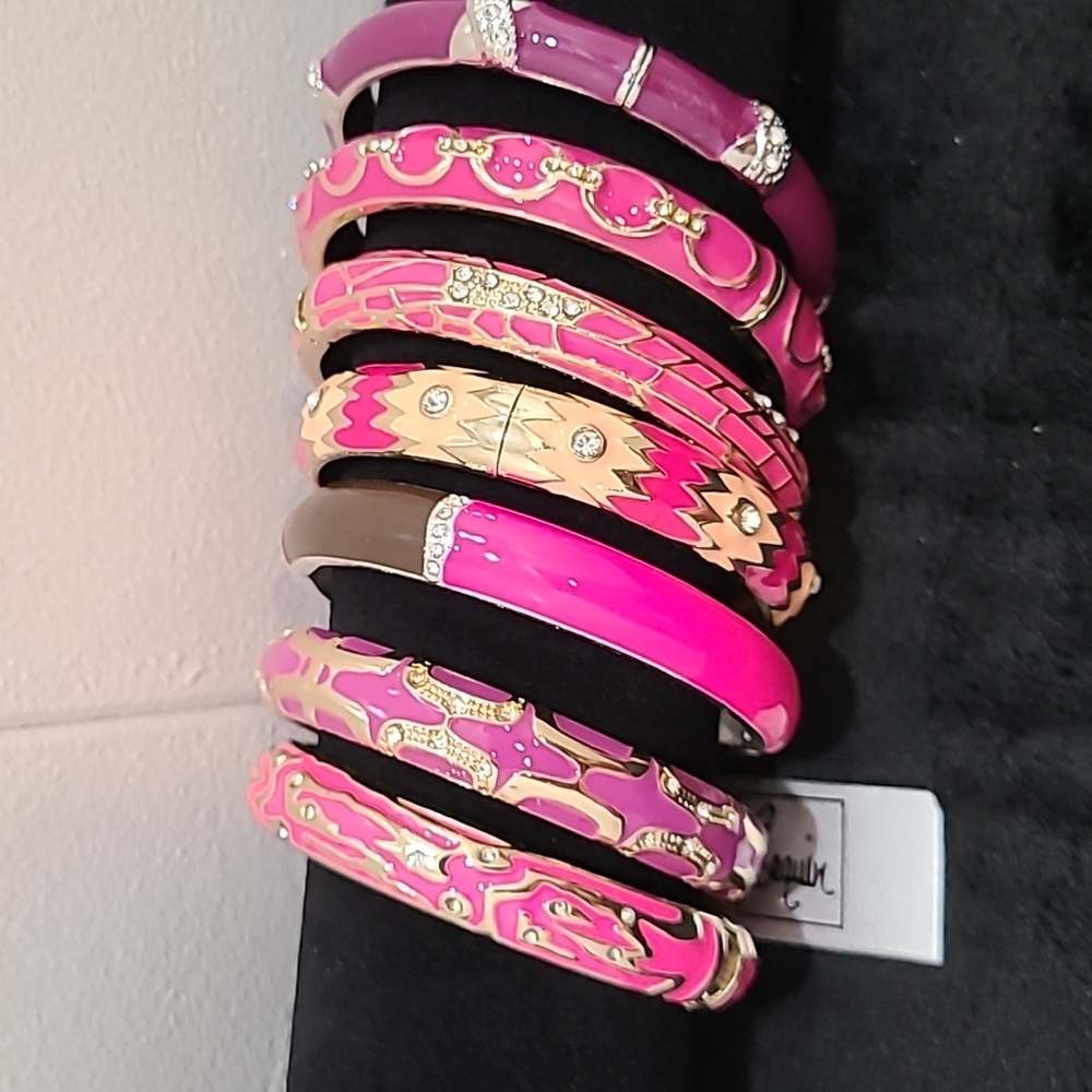 1 Random Pink bangle